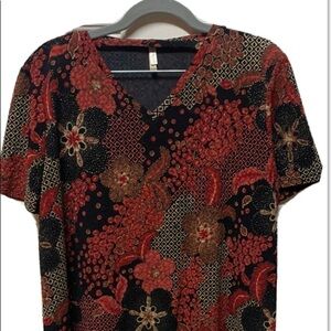 White Stag Woman's Plus Size XXL (20) Red Black Floral Textured Top Blouse.